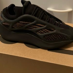 Yeezy 700 v3 Clay Brown